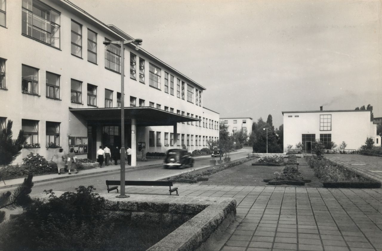Bolnica Rebro, Kišpatićeva ulica, oko 1960. godine, glavni ulaz